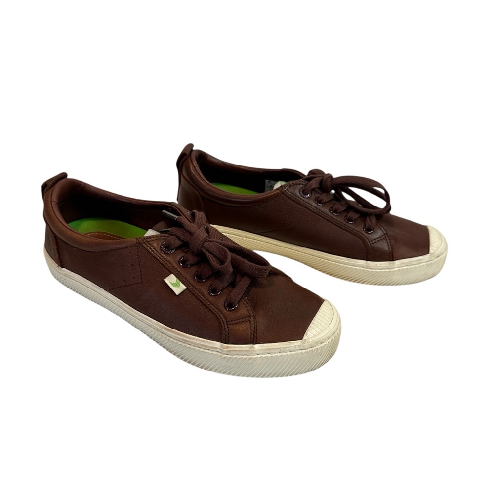 Cariuma Brown Low-Top Sneakers with Cream Soles